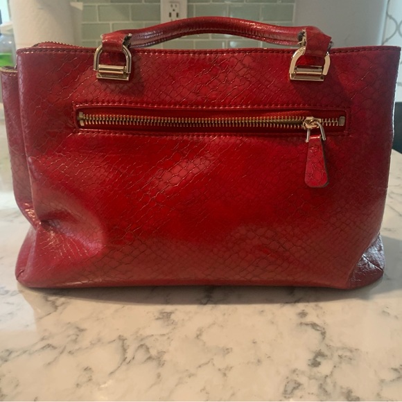 Red guess bag - Picture 2 of 7